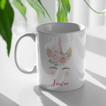 Taza personalizada modelo "Unicornio" con nombre.