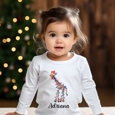 Camiseta personalizada “Jirafa Navideña”